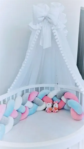 baldahin-goluboy-dlya-firmennogo-derevyannogo-derzhatelya-s-bolshimi-pomponchikami-49990226745822_-f4a345fdff