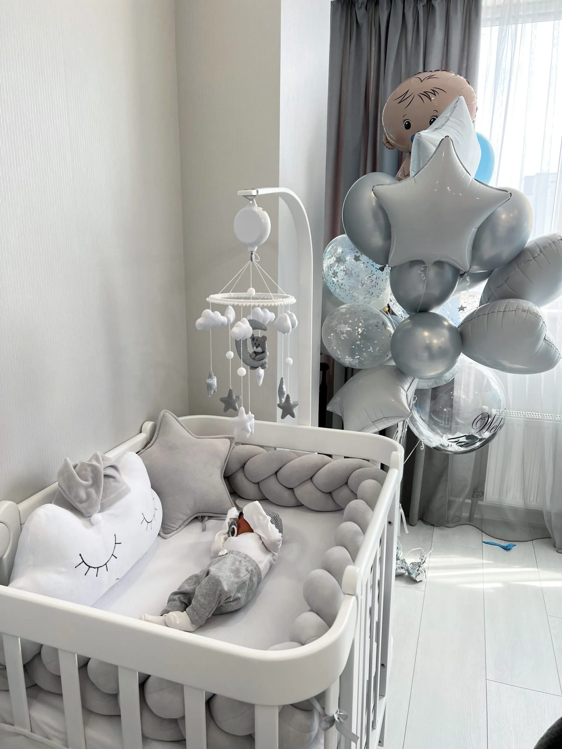 derevyannyy-derzhatel-baldakhina-i-igrushek-dlya-nika-belyy-41716211433491_-9778d798d4